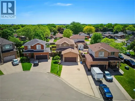 40 Lanza Court Hamilton ON L8T 5A8