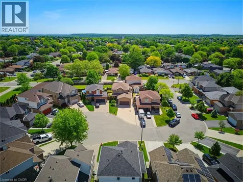 40 Lanza Court Hamilton ON L8T 5A8