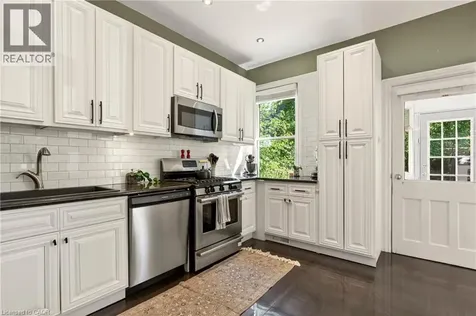 68 Delaware Avenue Hamilton ON L8M 1T7
