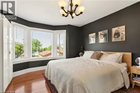 68 Delaware Avenue Hamilton ON L8M 1T7