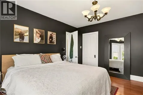 68 Delaware Avenue Hamilton ON L8M 1T7
