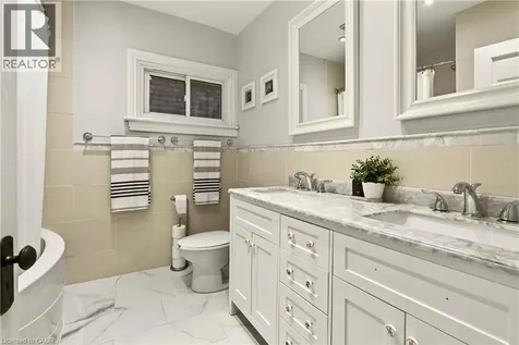 68 Delaware Avenue Hamilton ON L8M 1T7
