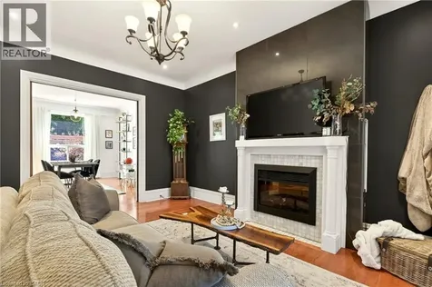68 Delaware Avenue Hamilton ON L8M 1T7