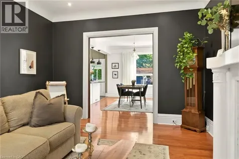 68 Delaware Avenue Hamilton ON L8M 1T7