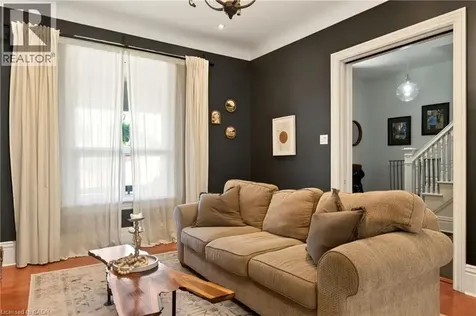 68 Delaware Avenue Hamilton ON L8M 1T7