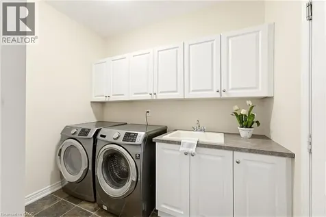 3082 Ingleton Lane Oakville ON L6M 5E2