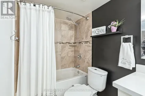 24 Ramblings Way Collingwood ON L9Y 5C6