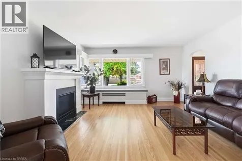 134 Queensway Drive Brantford ON N3R 4X3