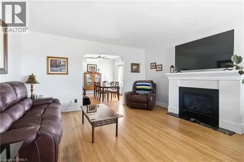 134 Queensway Drive Brantford ON N3R 4X3