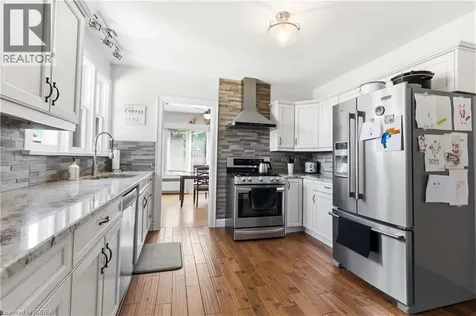 134 Queensway Drive Brantford ON N3R 4X3
