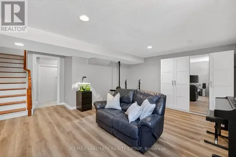 968 Lucille Way Ottawa ON K4A 4J2