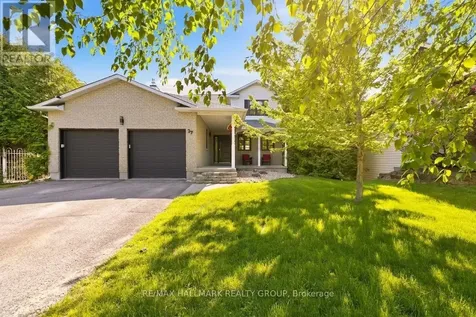 37 Stitt Street Ottawa ON K2S 0R5