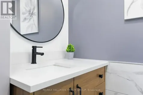 37 Stitt Street Ottawa ON K2S 0R5