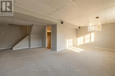 37 Stitt Street Ottawa ON K2S 0R5