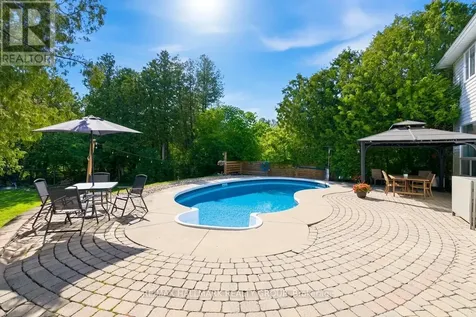 37 Stitt Street Ottawa ON K2S 0R5