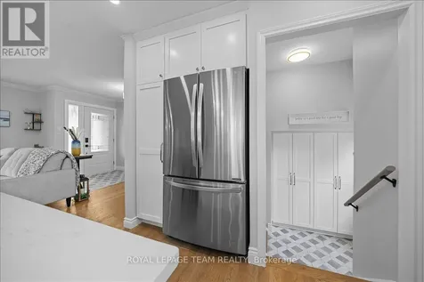 2 Lavina Crescent Ottawa ON K2H 7P2
