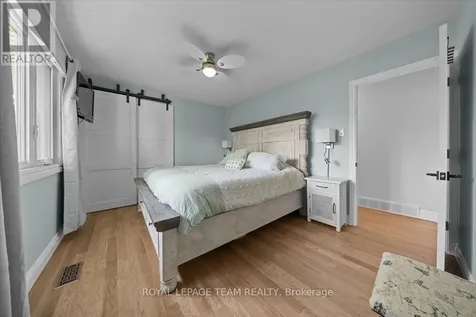 2 Lavina Crescent Ottawa ON K2H 7P2