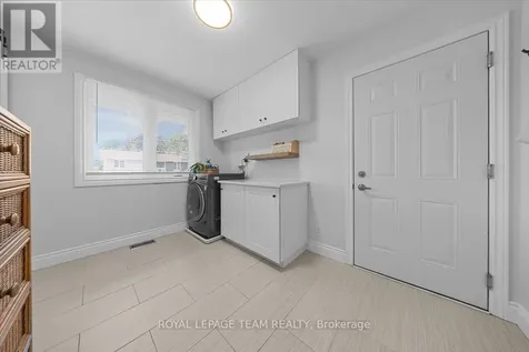 2 Lavina Crescent Ottawa ON K2H 7P2