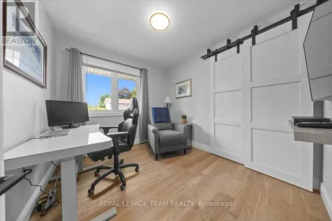 2 Lavina Crescent Ottawa ON K2H 7P2