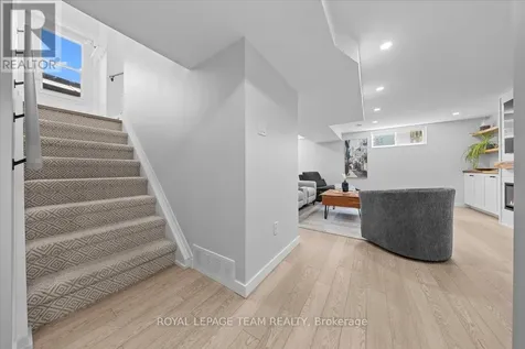 2 Lavina Crescent Ottawa ON K2H 7P2