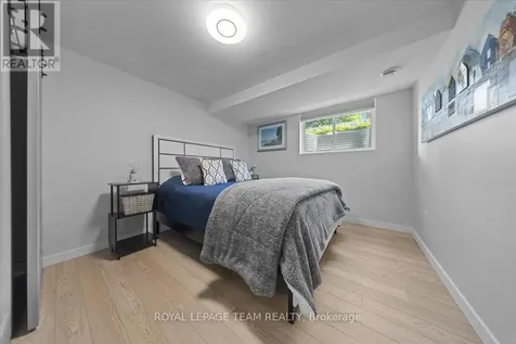 2 Lavina Crescent Ottawa ON K2H 7P2