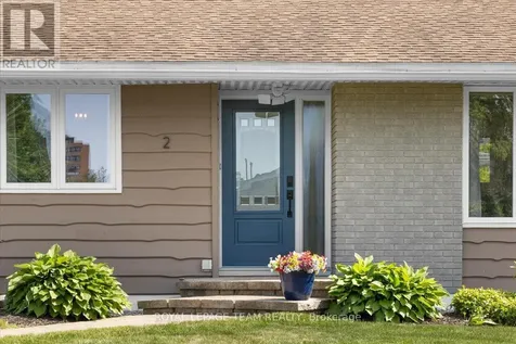 2 Lavina Crescent Ottawa ON K2H 7P2