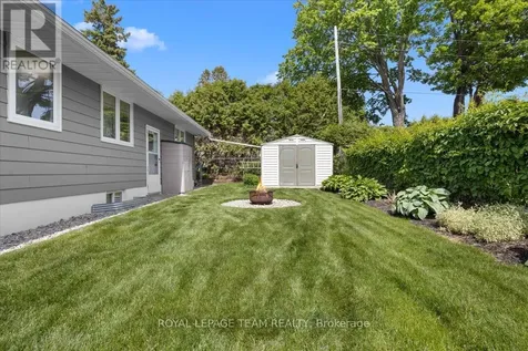 2 Lavina Crescent Ottawa ON K2H 7P2