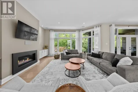 7412 Blue Water Crescent Ottawa ON K4P 0C8