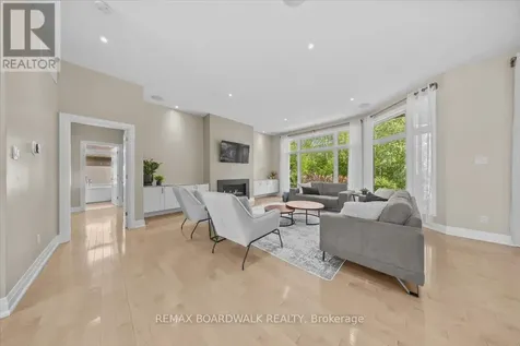 7412 Blue Water Crescent Ottawa ON K4P 0C8