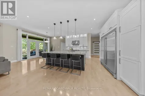 7412 Blue Water Crescent Ottawa ON K4P 0C8