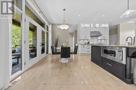 7412 Blue Water Crescent Ottawa ON K4P 0C8