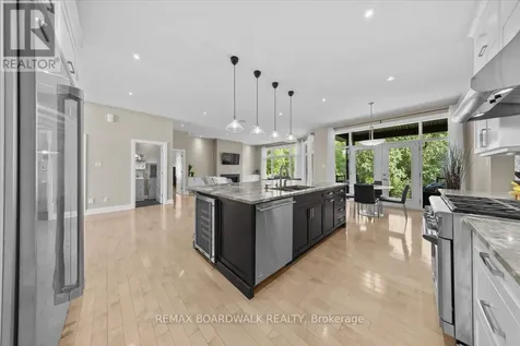 7412 Blue Water Crescent Ottawa ON K4P 0C8
