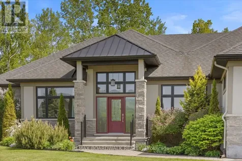 7412 Blue Water Crescent Ottawa ON K4P 0C8