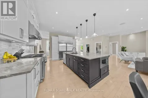7412 Blue Water Crescent Ottawa ON K4P 0C8
