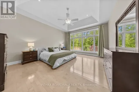 7412 Blue Water Crescent Ottawa ON K4P 0C8