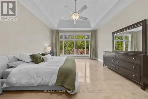 7412 Blue Water Crescent Ottawa ON K4P 0C8