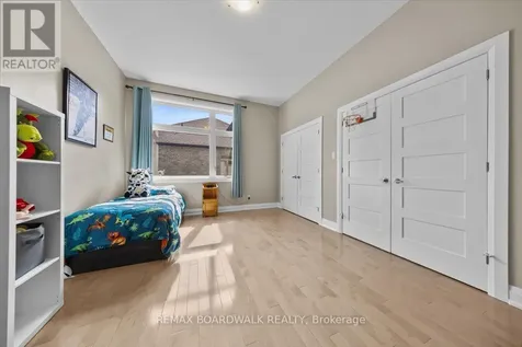 7412 Blue Water Crescent Ottawa ON K4P 0C8