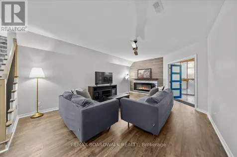 7412 Blue Water Crescent Ottawa ON K4P 0C8