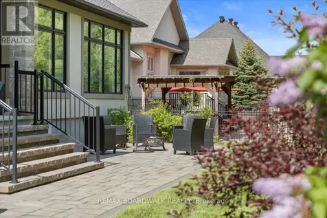 7412 Blue Water Crescent Ottawa ON K4P 0C8