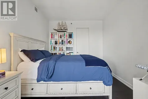 300 Lisgar Street Ottawa ON K2P 0E2