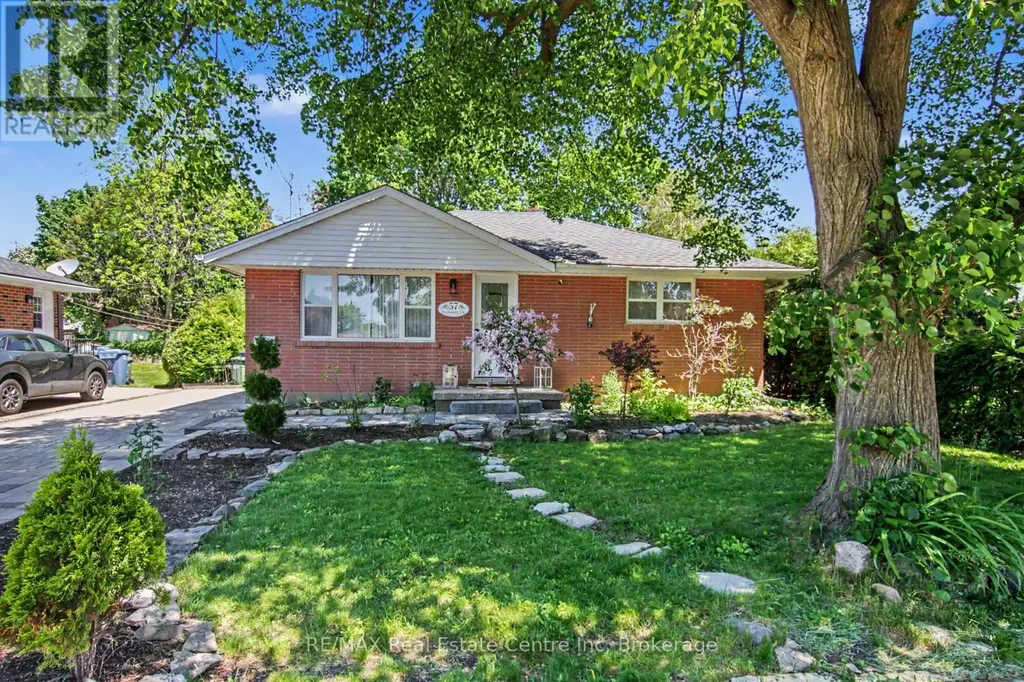 57 Vancouver Drive Guelph (st. George's) ON N1E 2G1