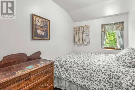 112 Arbor Vitae Road Madawaska Valley ON K0J 1B0