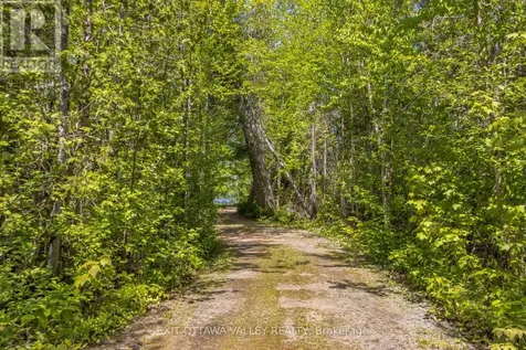 112 Arbor Vitae Road Madawaska Valley ON K0J 1B0