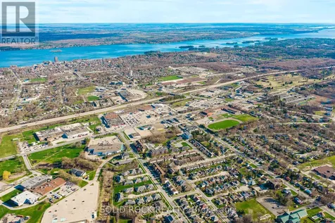26 Regency Place Brockville ON K6V 7M5