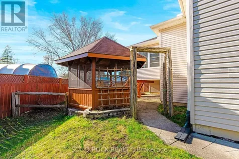 26 Regency Place Brockville ON K6V 7M5