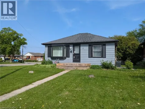 3 Maitland Avenue Hamilton ON L9A 3J4