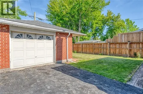 224 Glencarry Avenue Hamilton ON L8K 3R9