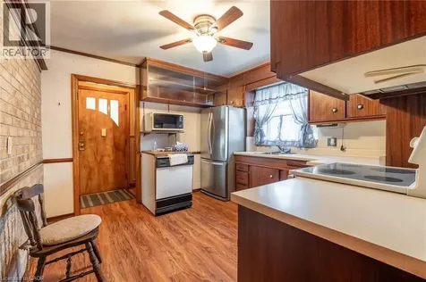 224 Glencarry Avenue Hamilton ON L8K 3R9