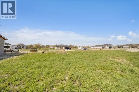 3692 Farrow Avenue Windsor ON N8H 0B3