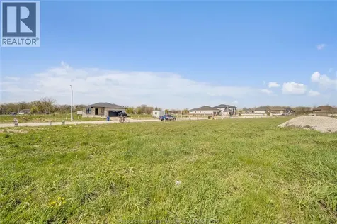 3674 Farrow Avenue Windsor ON N9H 0B3